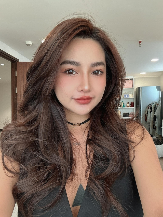 Vụ Diệp Lê bán nước hoa cao cấp với giá ngã cây, rẻ như hàng fake - Chính chủ lên tiếng: Thì là fake thật đó! - Ảnh 1. Vụ Diệp Lê bán nước hoa cao cấp với giá ngã cây, rẻ như hàng fake - Chính chủ lên tiếng: Thì là fake thật đó! - Ảnh 1.