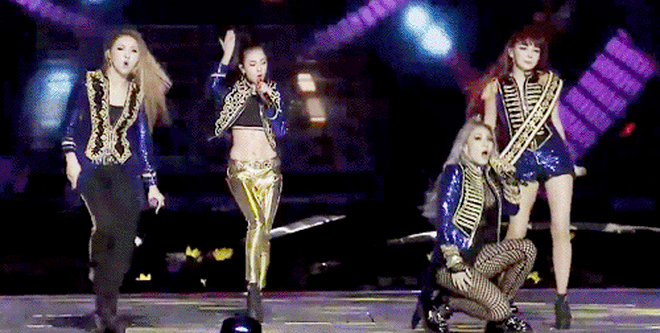 2NE1 tái hợp trong bộ ảnh kỉ niệm 15 năm debut, 4 cô gái mỉm cười hạnh phúc bên nhau thật xúc động quá! - Ảnh 11.