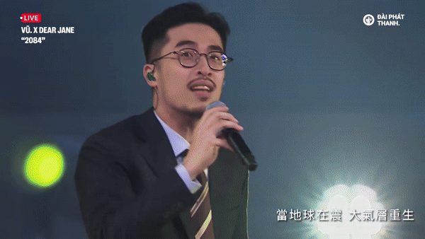 Netizen quốc tế tràn vào MV của Vũ., dành toàn lời khen ngợi sau sân khấu bất ngờ tại Hong Kong (Trung Quốc) - Ảnh 3.
