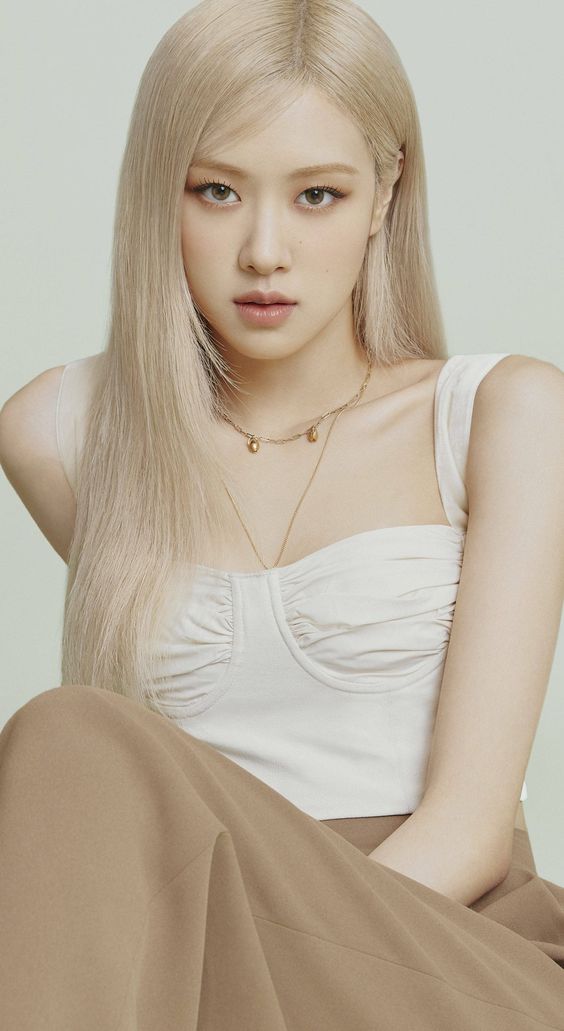 Exploding visual thanks to hair bleaching: How does Rosé take care of her hair so that it is not dry but always shiny, healthy and bouncy? - Photo 2.