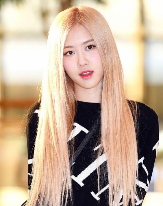 Exploding visual thanks to hair bleaching: How does Rosé take care of her hair so that it is not dry but always shiny, healthy and bouncy? - Photo 7.