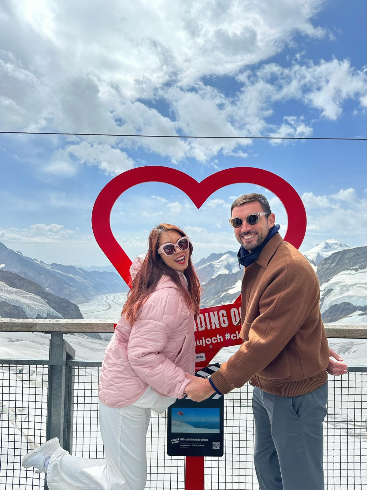 Cuộc h&ocirc;n nh&acirc;n vi&ecirc;n m&atilde;n của si&ecirc;u mẫu H&agrave; Anh v&agrave; chồng T&acirc;y - Ảnh 12.