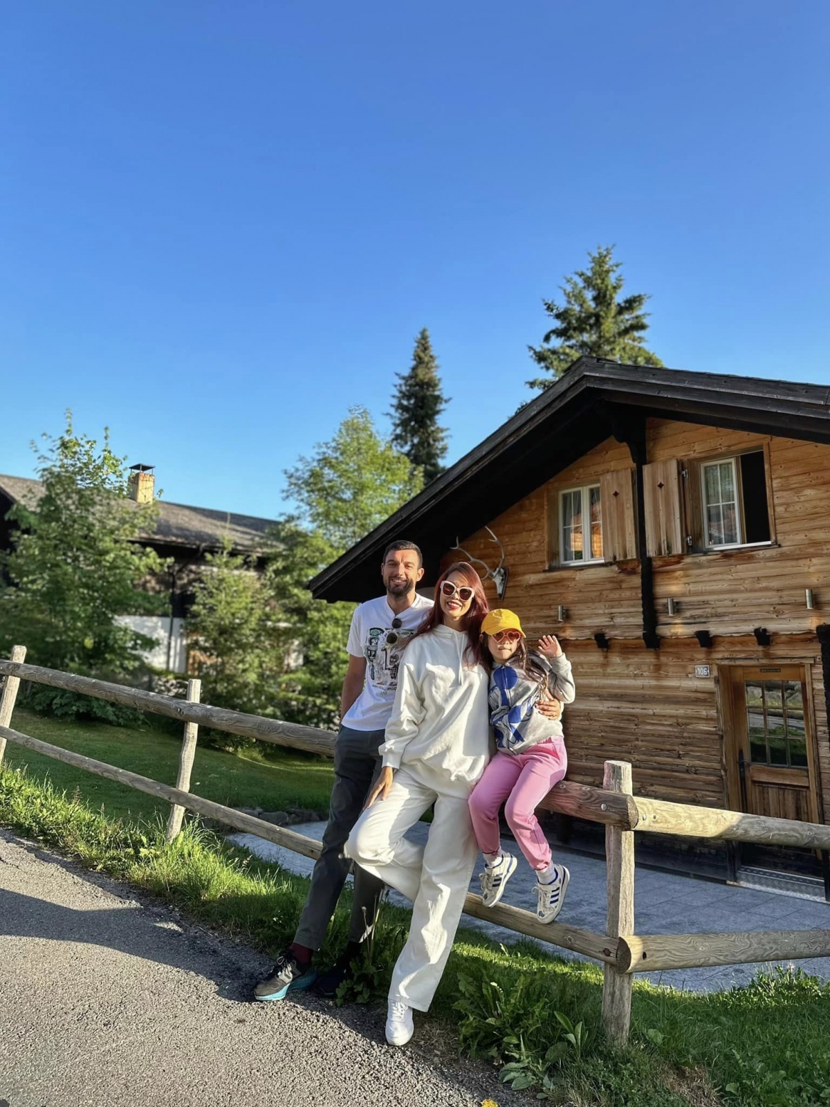 Cuộc h&ocirc;n nh&acirc;n vi&ecirc;n m&atilde;n của si&ecirc;u mẫu H&agrave; Anh v&agrave; chồng T&acirc;y - Ảnh 11.