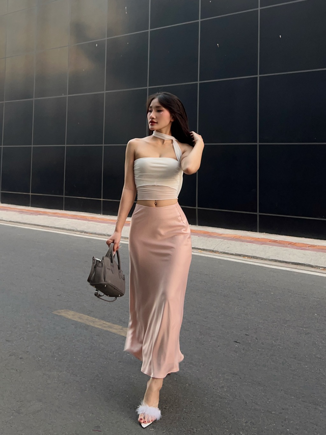 Tủ đồ của phụ nữ Pháp không thể thiếu chân váy lụa: Diện kiểu slay lúng liếng hay thanh lịch công sở đều over hợp - Ảnh 14.