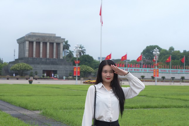 Thi&ecirc;ng li&ecirc;ng Lễ ch&agrave;o cờ tại quảng trường Ba Đ&igrave;nh kỷ niệm 134 năm ng&agrave;y sinh Chủ tịch Hồ Ch&iacute; Minh - Ảnh 10.