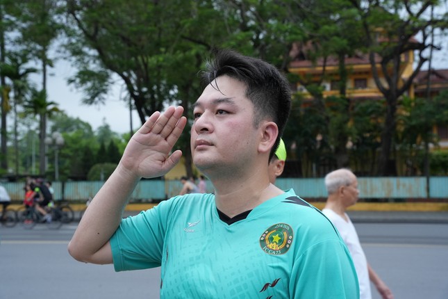 Thi&ecirc;ng li&ecirc;ng Lễ ch&agrave;o cờ tại quảng trường Ba Đ&igrave;nh kỷ niệm 134 năm ng&agrave;y sinh Chủ tịch Hồ Ch&iacute; Minh - Ảnh 6.