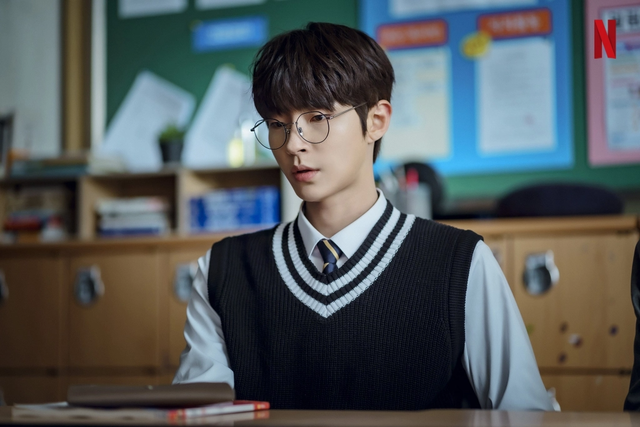 5 màn cưa sừng làm nghé đỉnh nhất phim Hàn 2022: Song Joong Ki U40 vẫn đóng học sinh - Ảnh 11.