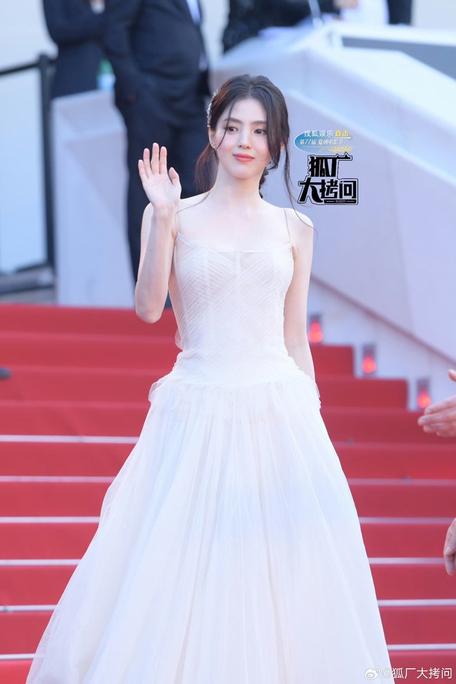 Cuối cùng Getty Images cũng đổ ảnh bắt trọn nhan sắc Han So Hee tại Cannes, nhưng sao thảm họa khó tin thế này? - Ảnh 6.