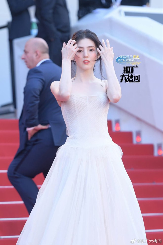 Cuối cùng Getty Images cũng đổ ảnh bắt trọn nhan sắc Han So Hee tại Cannes, nhưng sao thảm họa khó tin thế này? - Ảnh 7.