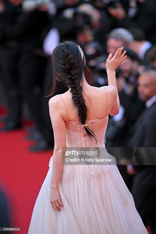 Cuối cùng Getty Images cũng đổ ảnh bắt trọn nhan sắc Han So Hee tại Cannes, nhưng sao thảm họa khó tin thế này? - Ảnh 10.