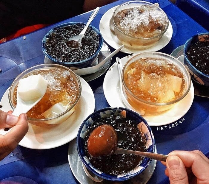 CHÈ MÈ ĐEN NÓNG HỔI PHỤC VỤ MỖI NGÀY TẠI QUẬN 5