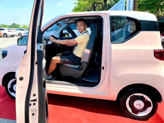 Mua Wuling Mini EV cho vợ, chủ xe chia sẻ: Quan tâm VinFast VF 3 nhưng chiều theo ý thích của vợ - Ảnh 3.