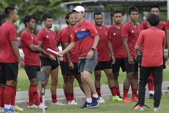 Tuyển Indonesia gặp mối lo lớn, tuyển Việt Nam tăng cơ hội “phục thù” đối thủ ở AFF Cup - Ảnh 1.