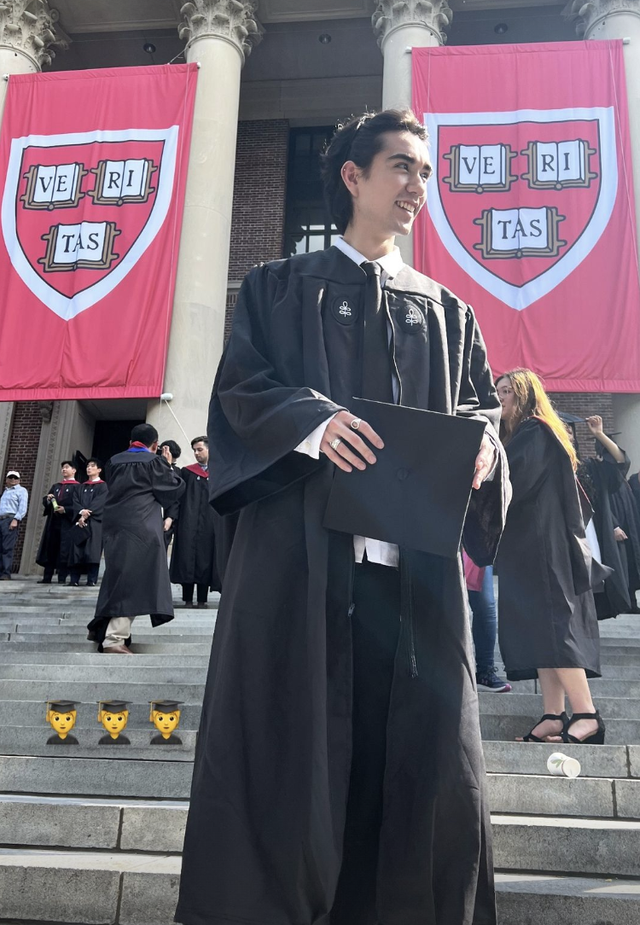 Chàng trai 1m83 từng gây sốt châu Á khi tham gia show thực tế: Giờ tốt nghiệp Harvard, cuộc sống chuẩn con nhà người ta - Ảnh 3.