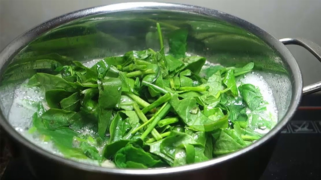 Việt Nam có 3 loại rau được ví như kho chứa sắt: Giúp bổ máu, hạ đường huyết, dưỡng ruột và xương hiệu quả - Ảnh 1.