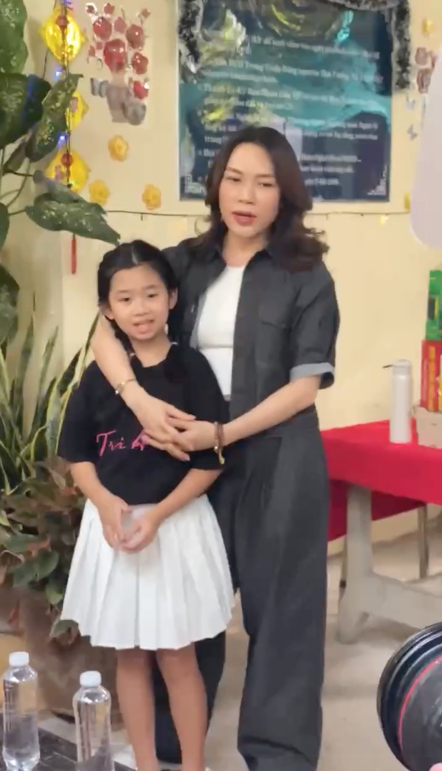 Con gái diễn viên Mai Phương cố sức làm việc này để mang 200 nghìn về nhà, nghe lí do càng bất ngờ hơn - Ảnh 3.