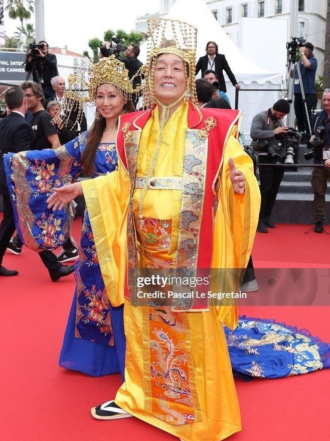 Vỗ tay 10 phút tại Cannes: Gây ức chế hơn cả người đẹp vô danh làm lố trên thảm đỏ - Ảnh 2.