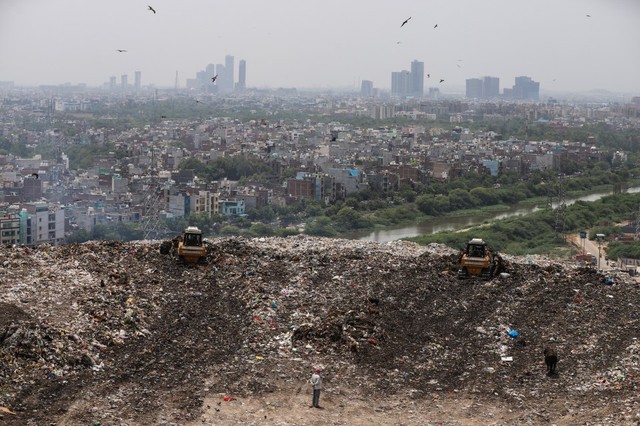Thành phố ô nhiễm nhất thế giới: Nơi người dân sống trên núi rác cao 60 mét, sinh tồn phụ thuộc vào rác thải - Ảnh 7.