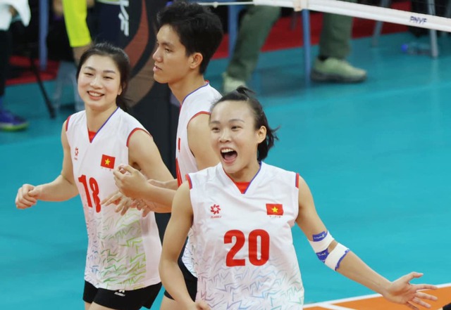 Thổi bay tuyển Indonesia, đội Việt Nam chính thức giành ngôi đầu bảng tại giải châu Á - Ảnh 1.