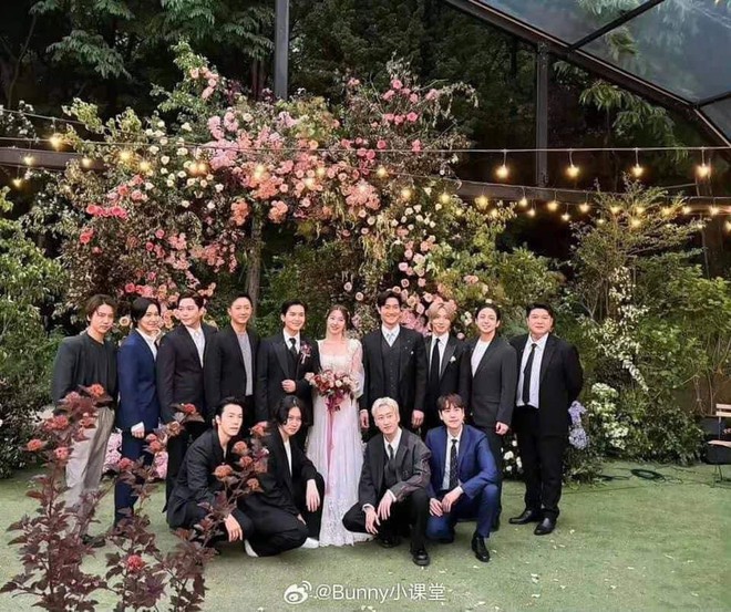 Ngày đại hỷ có 4 hôn lễ Kbiz: Super Junior tái hợp đầy đủ chúc mừng Ryeowook, đám cưới em trai Dara hóa concert YG - Ảnh 6.