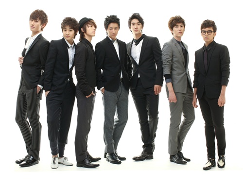 15 thành viên Super Junior hội ngộ đầy đủ sau 15 năm, còn cùng nhau hát bản hit huyền thoại ở đám cưới Ryeowook - Ảnh 6.