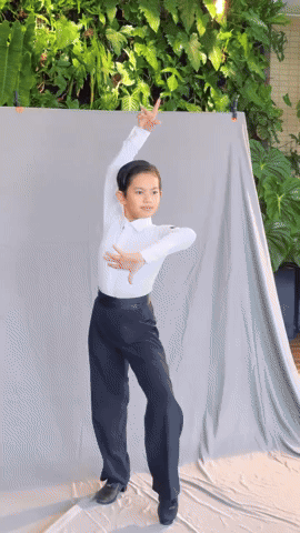 Sao nhí dancesport mới 9 tuổi đã khiến Phan Hiển chỉ còn là cái tên - Ảnh 2.