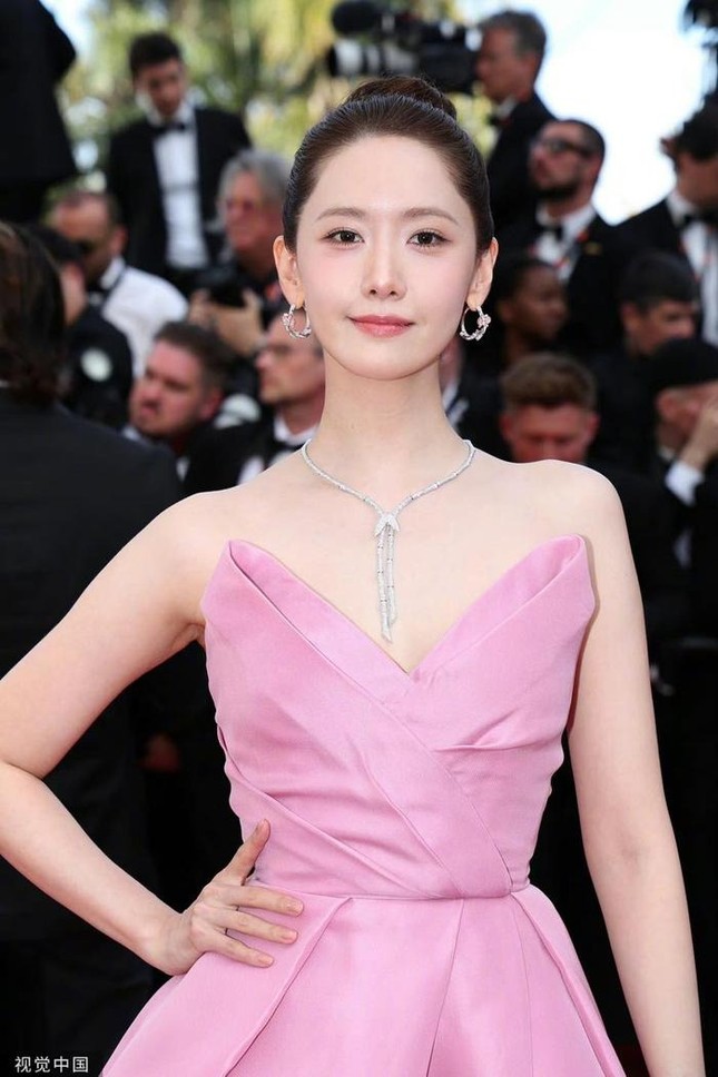 Người Hàn Quốc giận dữ vì YoonA (SNSD) bị đối xử như con ghẻ tại Cannes - Ảnh 4.