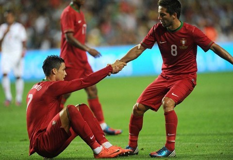 Khoảnh khắc Euro: Ronaldo ép đồng đội phải đá penalty và cái kết - Ảnh 2.
