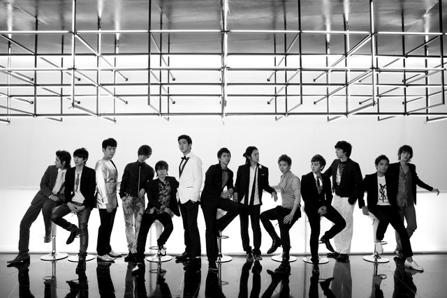 Super Junior - Nhóm nhạc huyền thoại dính đầy thị phi, 1 thành viên dằn vặt 15 năm vẫn không được tha thứ! - Ảnh 3.