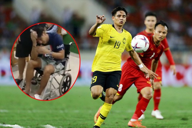 Ngôi sao tuyển Malaysia phải ngồi xe lăn vì bị cướp tấn công - Ảnh 1.