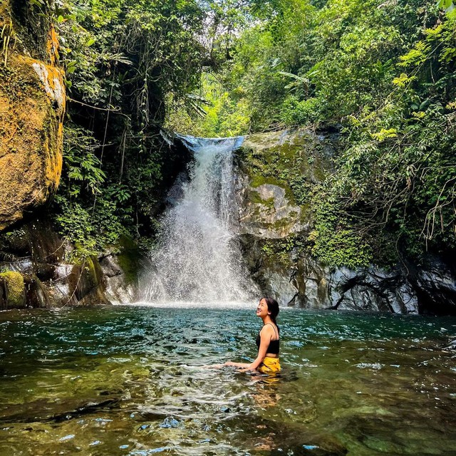 Một cung đường cách Hà Nội hơn 100km, giới trẻ đua nhau trekking: Cái tên đáng sợ nhưng cảnh quan tuyệt mỹ, mùa hè tắm thác, thu ngắm lá phong bay như phim Hàn Quốc - Ảnh 4.