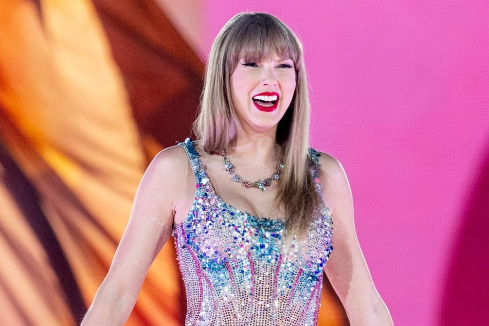 3 ngôi sao mở màn cho The Eras Tour của Taylor Swift - Ảnh 1.