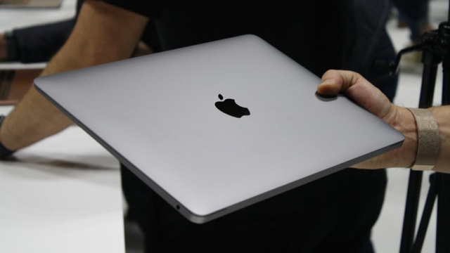 Mẫu MacBook quốc dân của người Việt đang có giá rẻ kỷ lục - Ảnh 3.