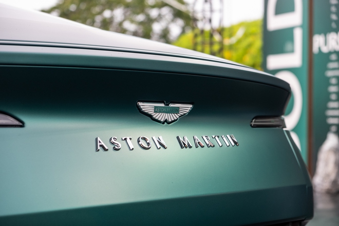 Aston Martin DB12 ra mắt Việt Nam: Giá từ 19,5 tỷ, đại gia thích mui trần hay option riêng vẫn đặt được nhưng cần chờ đợi - Ảnh 11.