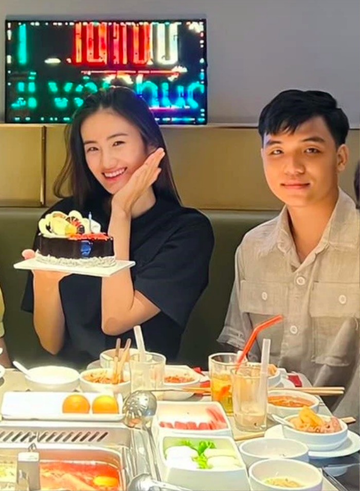 Bạn trai Hoa hậu Ý Nhi bất ngờ nhắn vỏn vẹn 2 chữ, làm lộ tình trạng yêu  đương hiện tại