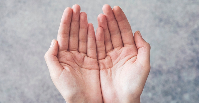 Lòng bàn tay cũng dự báo được tuổi thọ một người? Bác sĩ nói thẳng: Người sống trường thọ thường có 3 đặc điểm này - Ảnh 1.