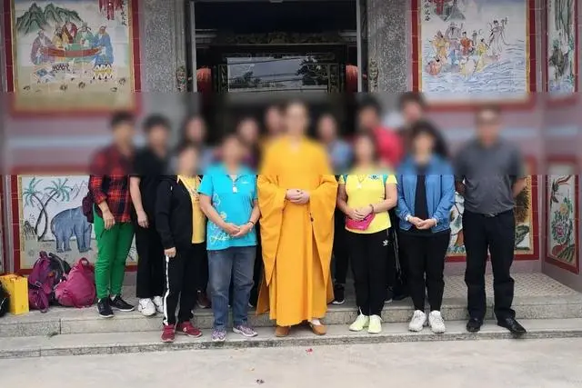 Trung Quốc: Sư trụ trì lắp vô số camera quanh chùa, ra ngoài luôn cải trang để che giấu 1 bí mật kinh hoàng - Ảnh 1. Trung Quốc: Sư trụ trì lắp vô số camera quanh chùa, ra ngoài luôn cải trang để che giấu 1 bí mật kinh hoàng - Ảnh 1.