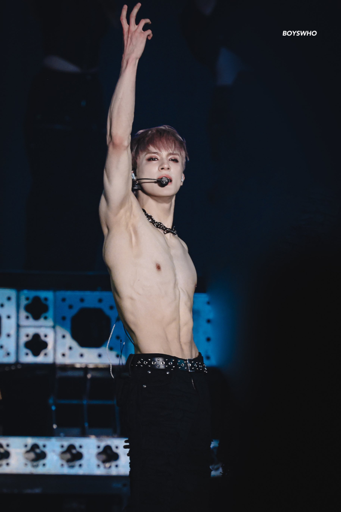 Thời tiết rất nóng nhưng thành viên nhóm nhạc Người Cởi Trần còn nóng hơn! - Ảnh 3.