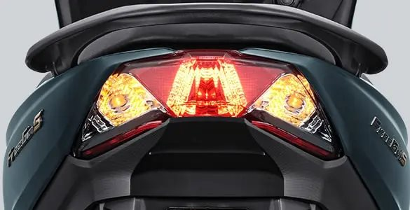 Yamaha ra mắt vua xe ga cạnh tranh Honda Air Blade: Sở hữu thiết kế cá tính, động cơ cực mạnh cùng giá bán chỉ 34 triệu đồng rẻ như Vision - Ảnh 2.