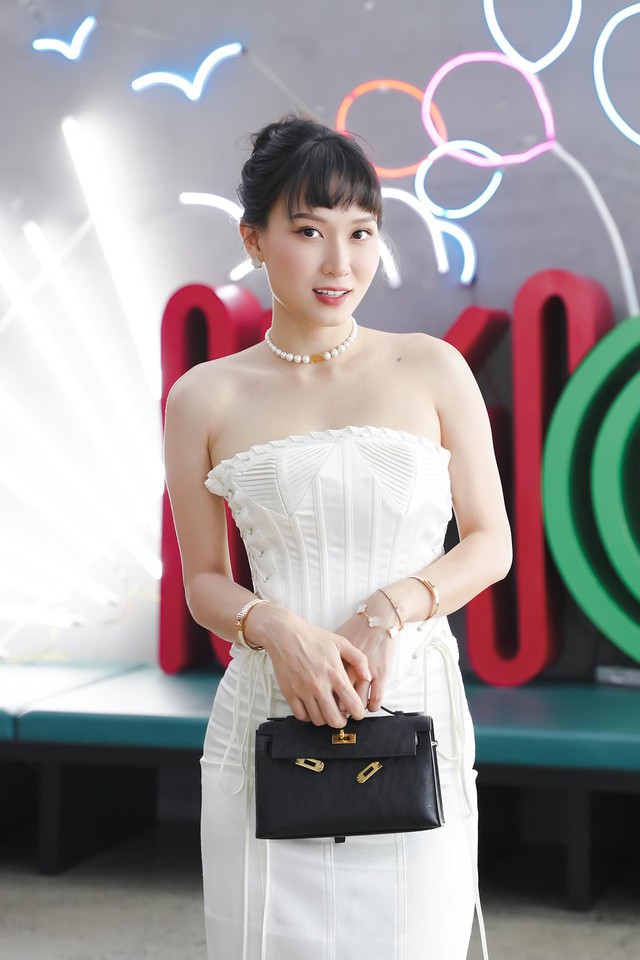 Ph&uacute; b&agrave; bị phốt d&ugrave;ng t&uacute;i Herm&egrave;s fake từng c&oacute; chia sẻ g&acirc;y sốc về trường quốc tế: V&igrave; qu&aacute; tin m&agrave; con th&agrave;nh HƯ? - Ảnh 1.