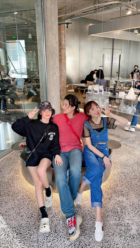 Sao nữ Vbiz cực thân thiết, 5 lần 7 lượt lên tiếng bênh vực Midu - Ảnh 1.