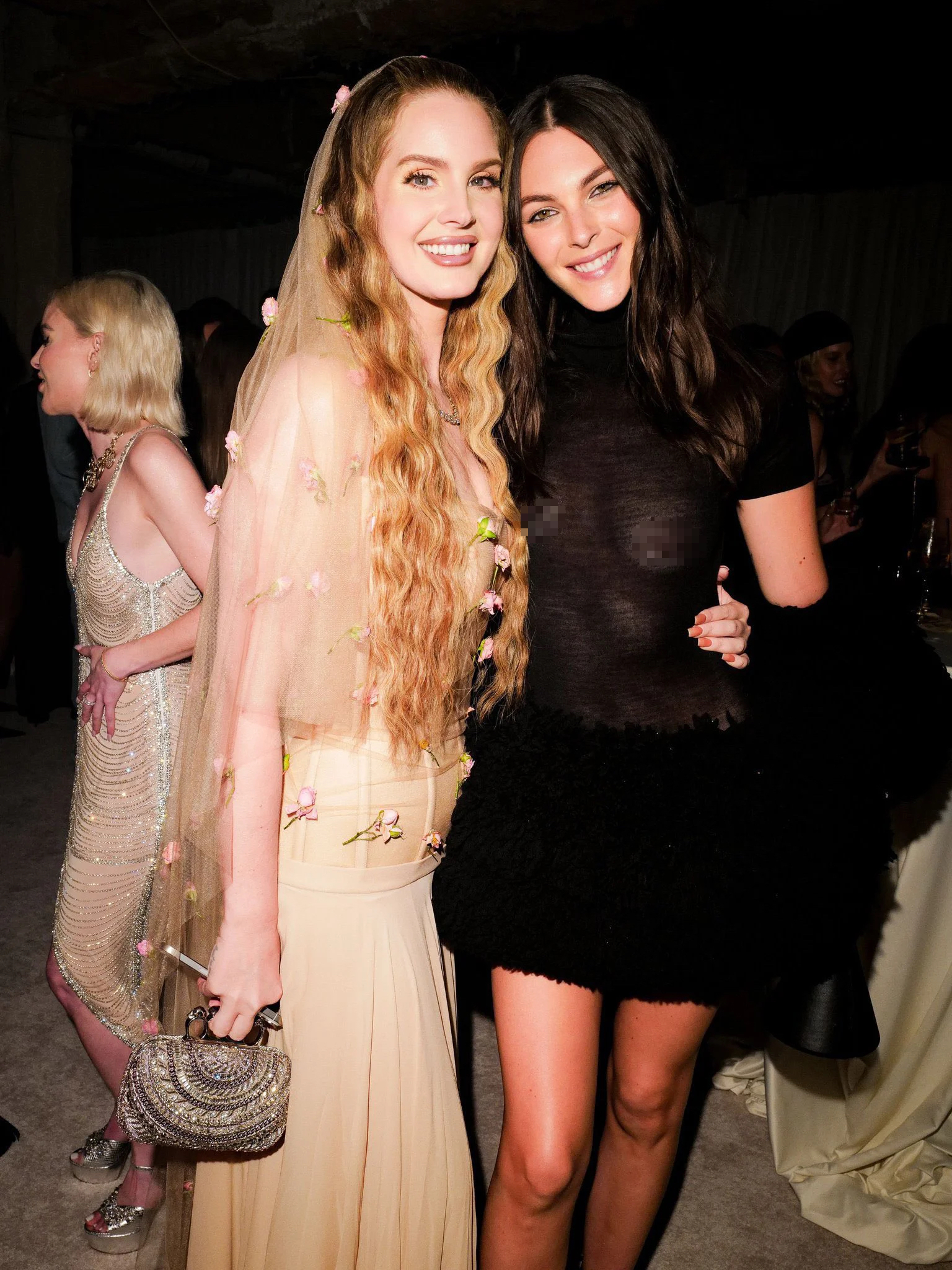 Jennie gây sốt với tạo hình phú bà, Kendall Jenner diện hẳn 2 bộ váy đẹp như tiên nữ tới after party Met Gala 2024 - Ảnh 12.