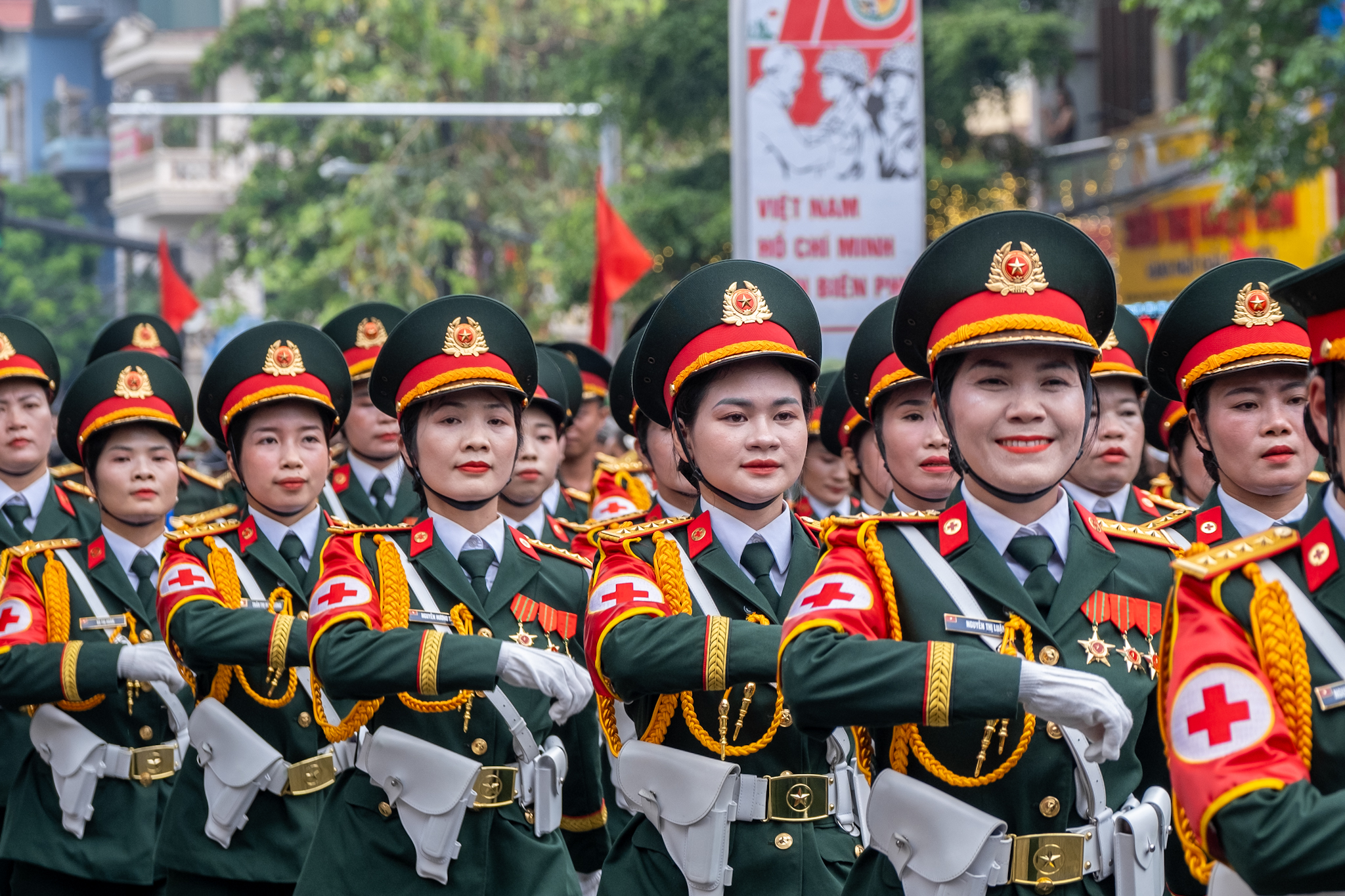 Những ánh mắt tràn ngập tự hào của quân và dân ta trong lễ diễu binh, diễu hành kỷ niệm 70 năm Chiến thắng Điện Biên Phủ - Ảnh 13.