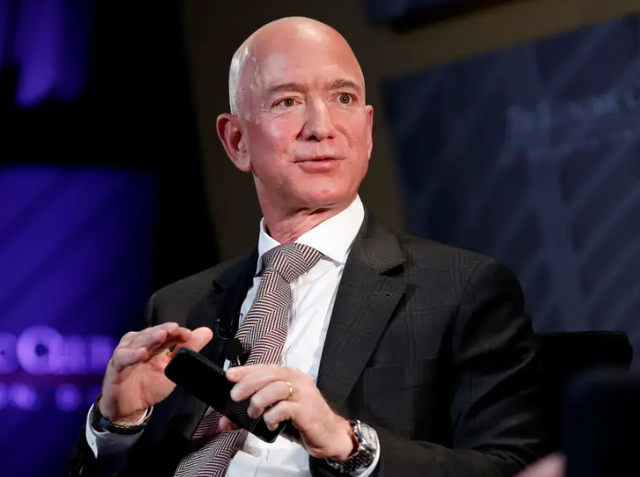 Một ngày làm việc của tỷ phú Jeff Bezos: Không thích họp hành nhiều, ưu tiên ngủ đủ giấc - Ảnh 3.