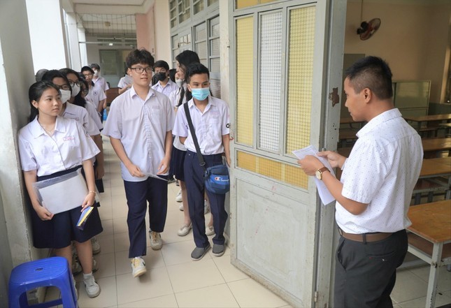 TPHCM xem x&eacute;t tăng chỉ ti&ecirc;u v&agrave;o lớp 10 - Ảnh 1.