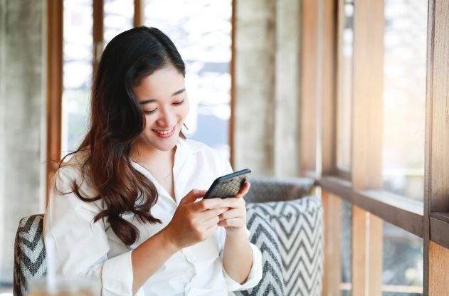 Mẹ bỉm ngồi nhà bấm điện thoại, ngày cao điểm thu về hơn 600 triệu đồng doanh thu bằng cả năm đi làm thuê: Đừng lãng phí đời mình để làm giàu cho người khác! - Ảnh 1.
