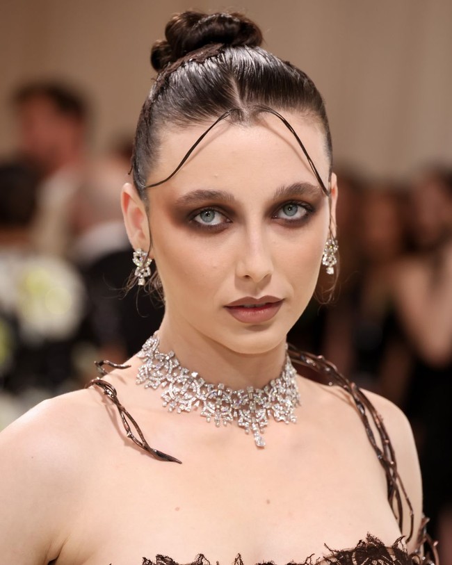 10 beauty look đẹp nhất Met Gala 2024: Kiểu số 1 được dự đoán sẽ dẫn đầu xu hướng trang điểm cô dâu năm nay - Ảnh 10.