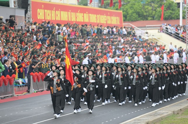 Diễu binh, diễu hành kỷ niệm trọng thể 70 năm Chiến thắng Điện Biên Phủ - Ảnh 32.