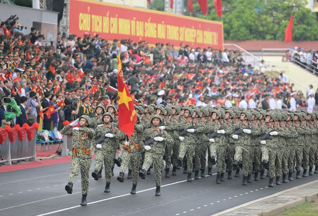Diễu binh, diễu hành kỷ niệm trọng thể 70 năm Chiến thắng Điện Biên Phủ - Ảnh 31.