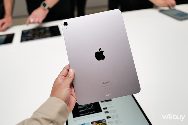 Trực tiếp ngắm nh&igrave;n iPad Air 2024: 2 k&iacute;ch thước để lựa chọn, d&ugrave;ng được b&uacute;t Apple Pencil Pro - Ảnh 3.